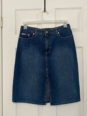 Tommy Hilfiger - Blue Denim Skirt with Front Button Detail